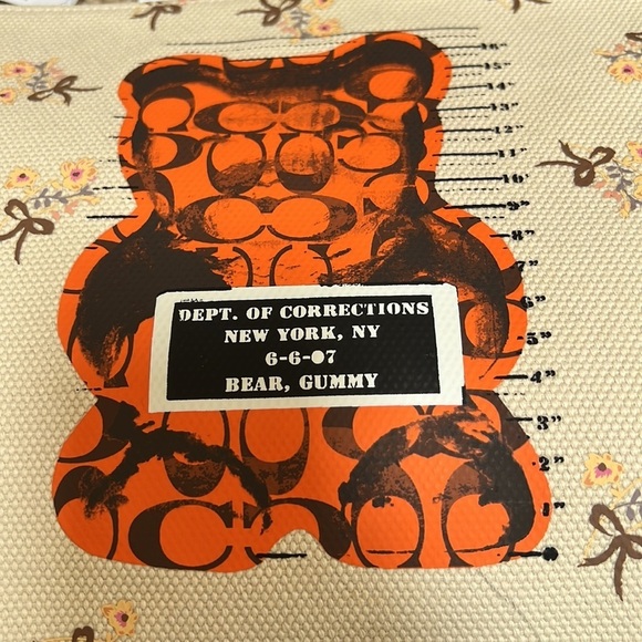 New! COACH vandal most wanted gummy bear large canvas pouch - Picture 2 of 11